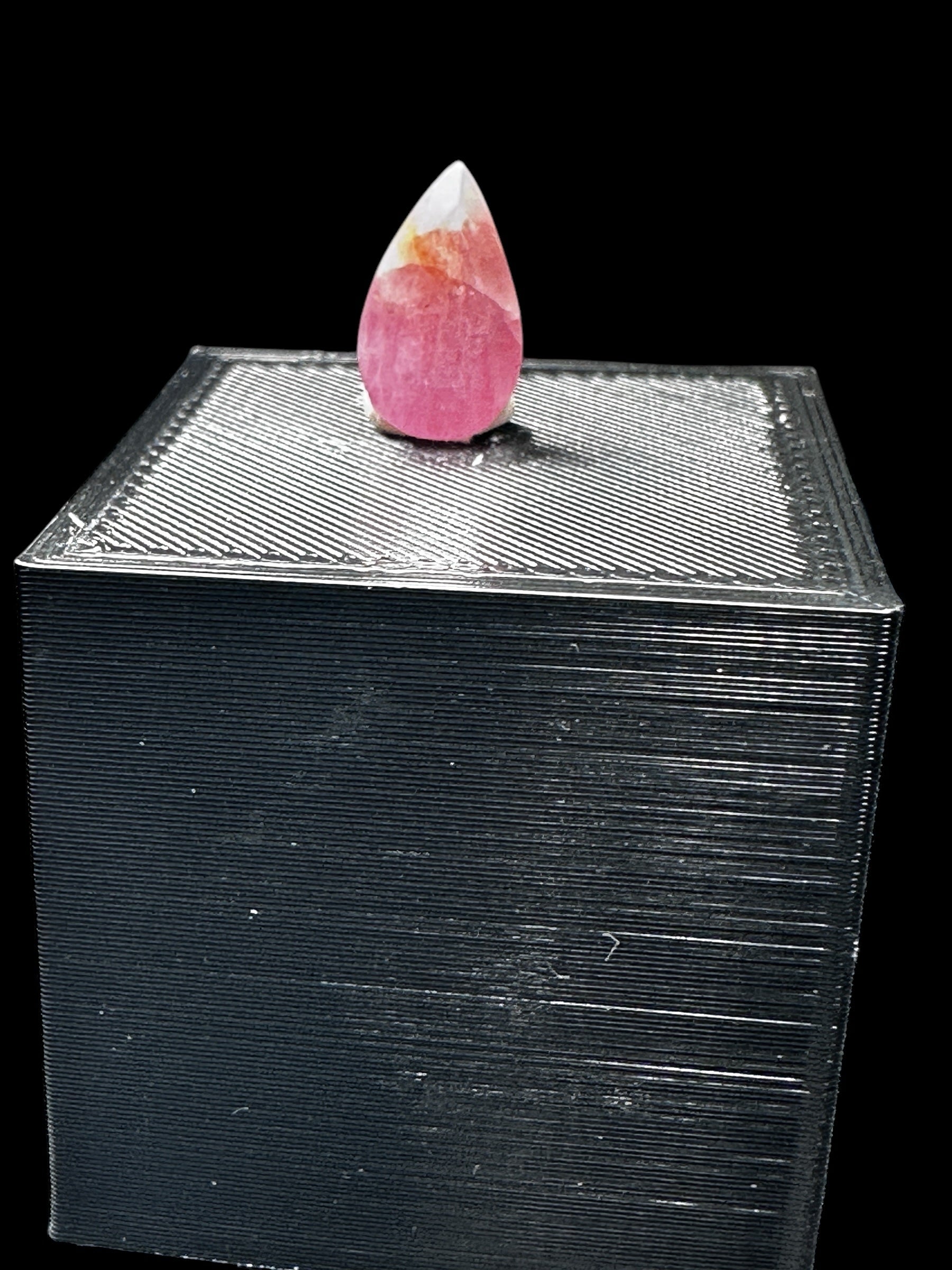 Rare Pear Shape Sapphire from Wyoming image 3